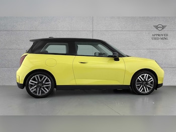 Used MINI Cooper 2024 for sale - 75217103: Photo
