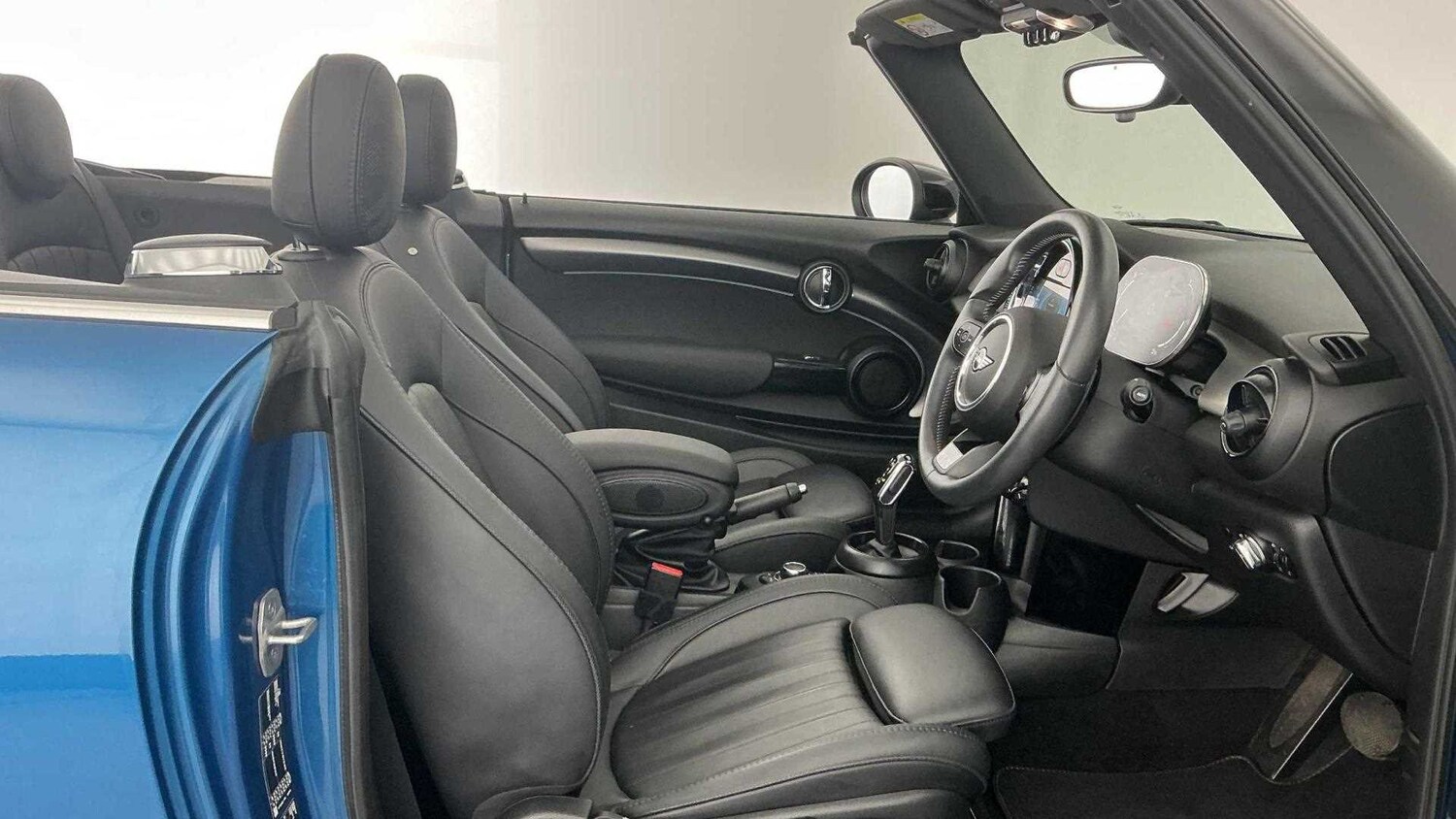 Used MINI Convertible 2024 for sale - 76529214: Photo 11