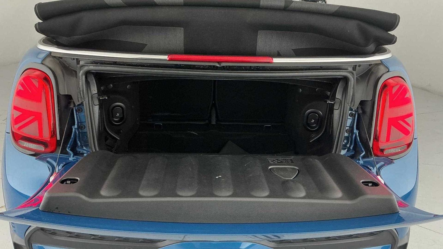 Used MINI Convertible 2024 for sale - 76529214: Photo 13