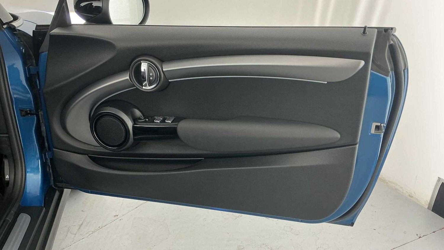 Used MINI Convertible 2024 for sale - 76529214: Photo 17