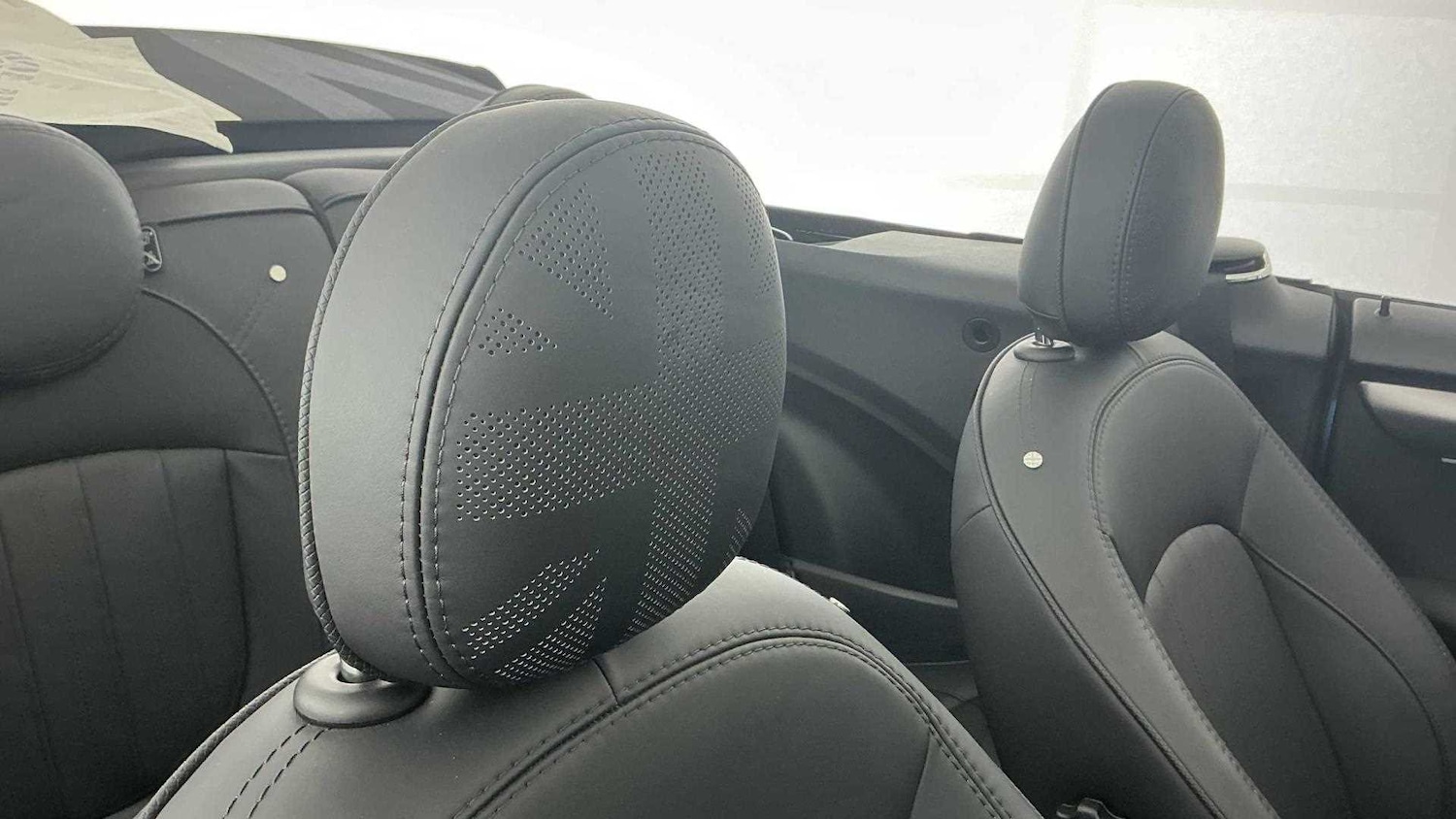 Used MINI Convertible 2024 for sale - 76529214: Photo 19