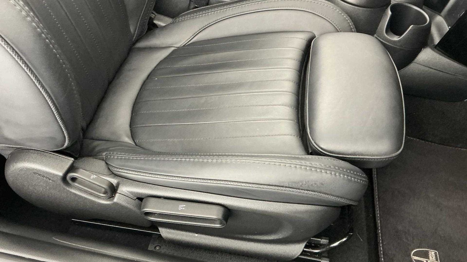 Used MINI Convertible 2024 for sale - 76529214: Photo 20