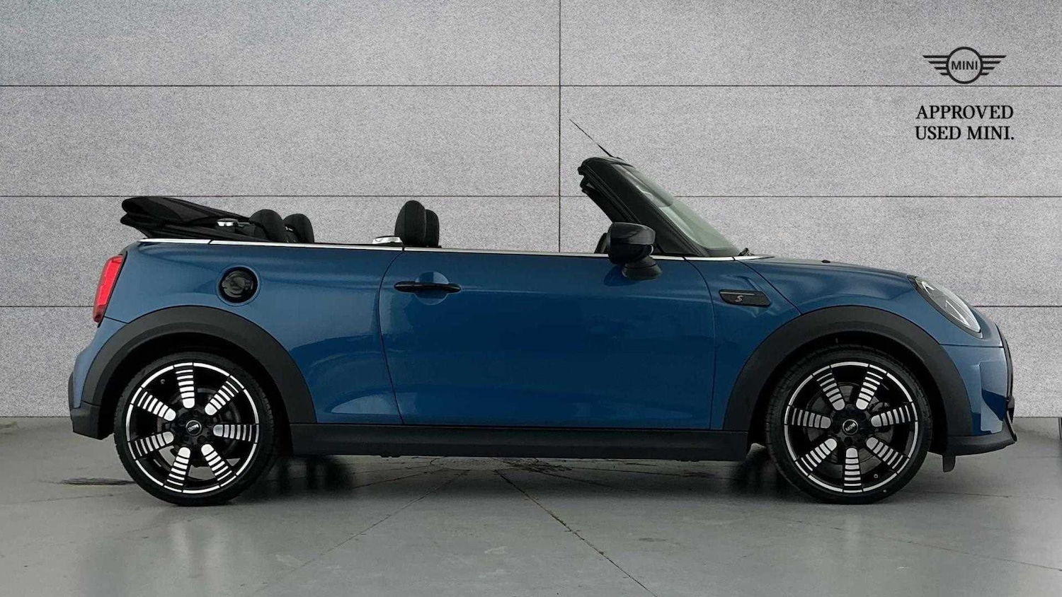 Used MINI Convertible 2024 for sale - 76529214: Photo 3