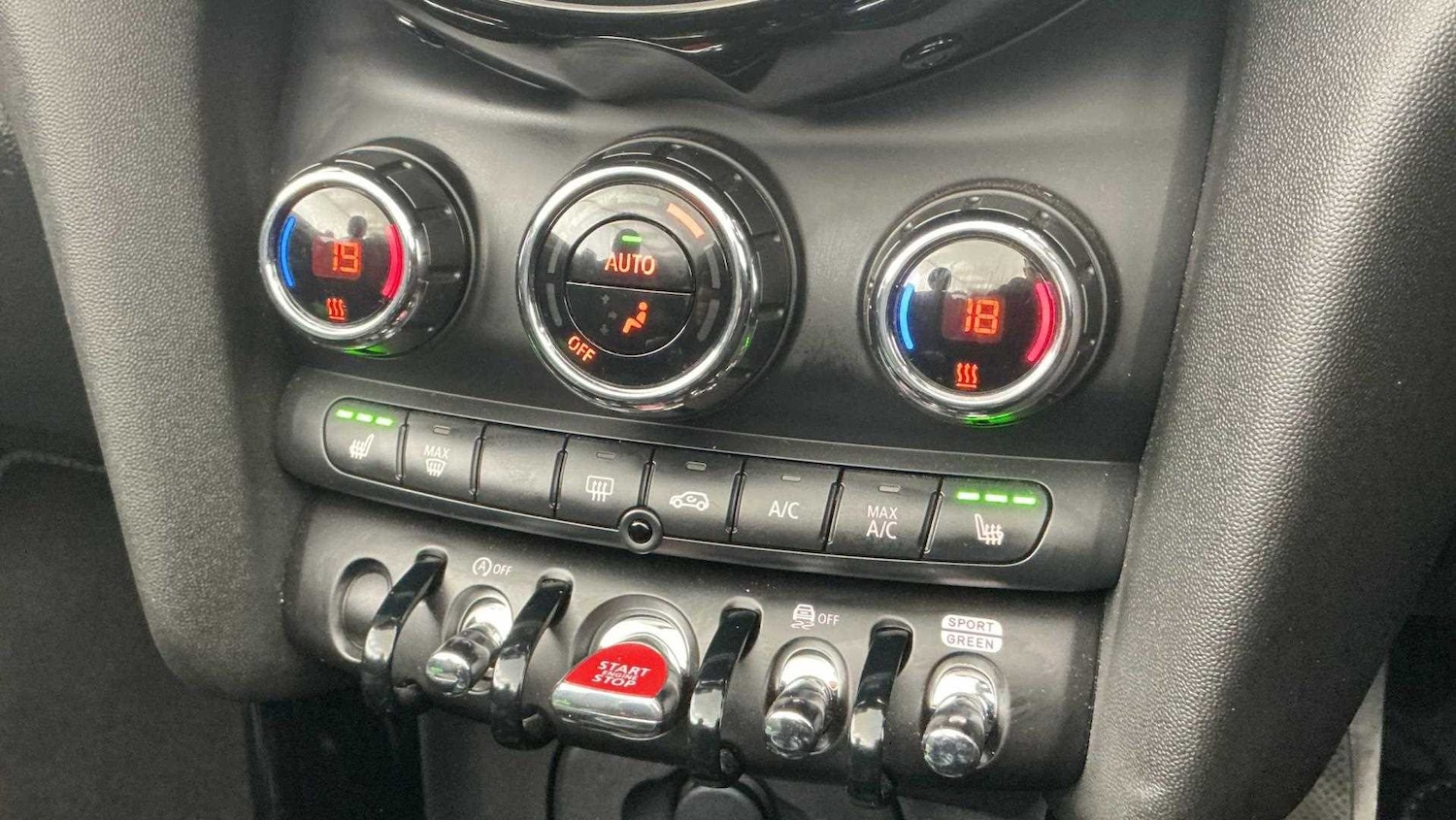 Used MINI Convertible 2024 for sale - 76529214: Photo 32