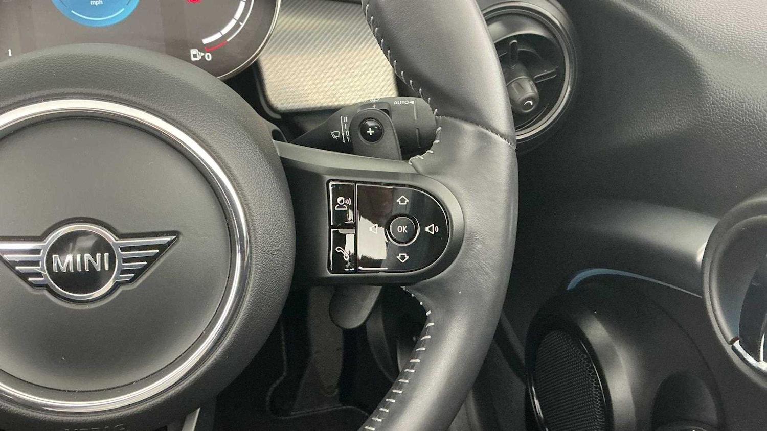 Used MINI Convertible 2024 for sale - 76529214: Photo 35