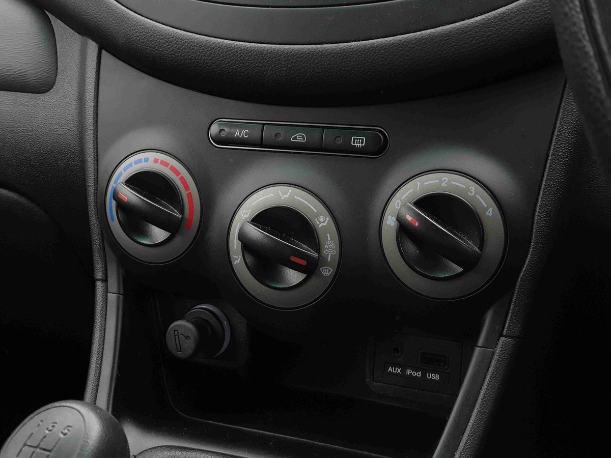 Used Hyundai i10 2013 for sale - 76826617: Photo 24