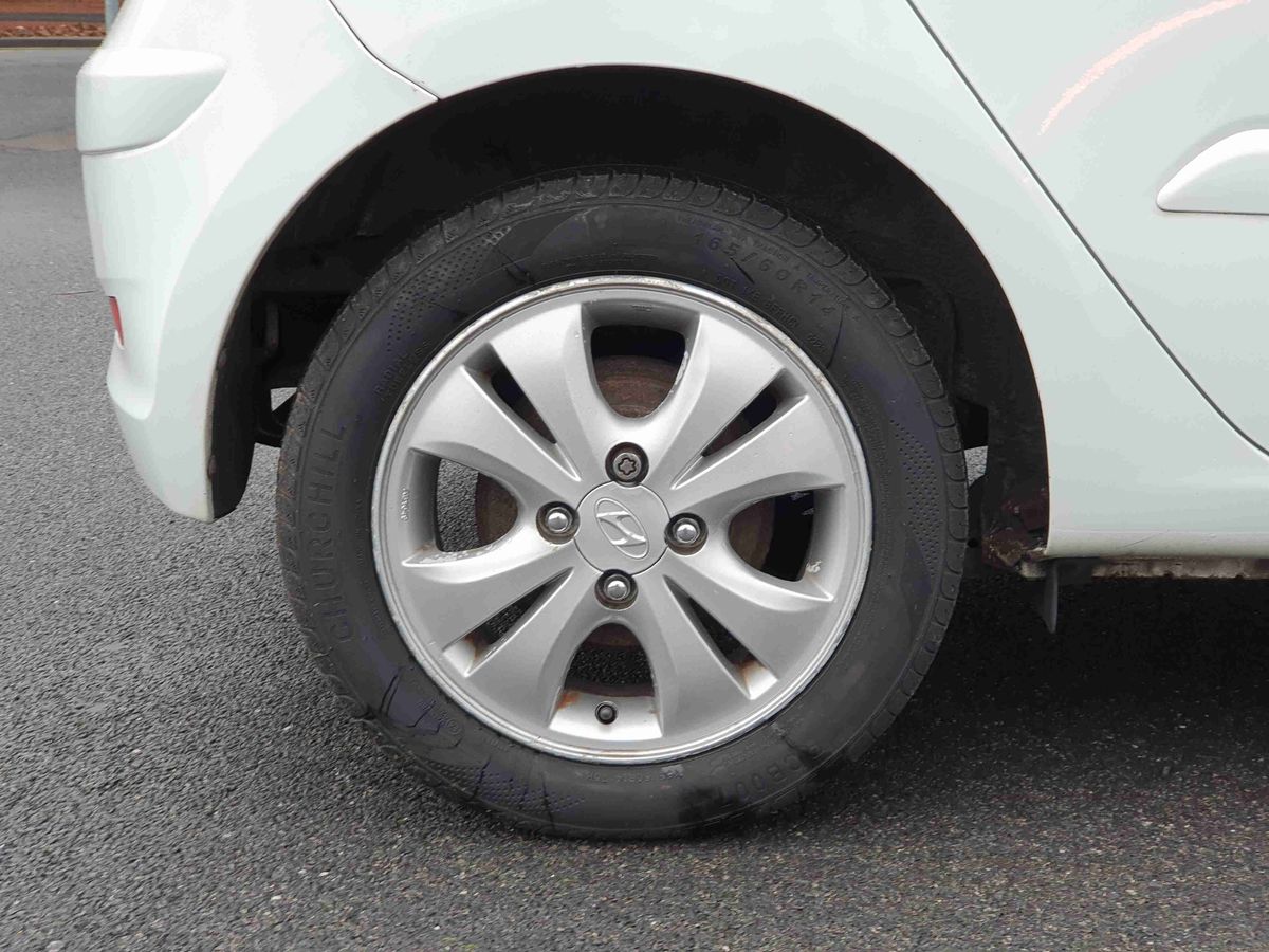 Used Hyundai i10 2013 for sale - 76826617: Photo 9