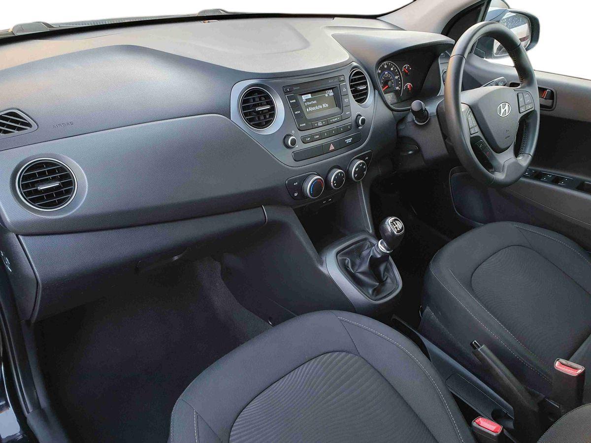 Used Hyundai i10 2018 for sale - 76780212: Photo 15