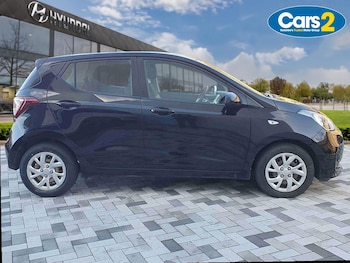 Used Hyundai i10 2018 for sale - 76780212: Photo
