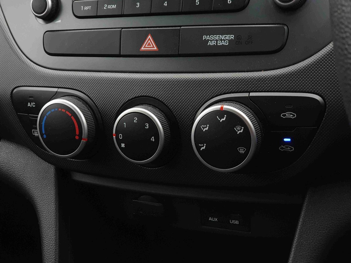 Used Hyundai i10 2017 for sale - 77442613: Photo 20