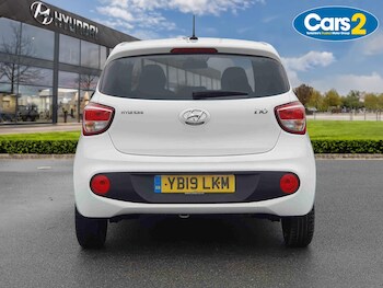 Used Hyundai i10 2019 for sale - 77449656: Photo