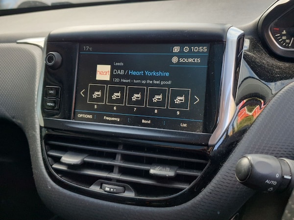 Used Peugeot 2008 2017 for sale - 76124721: Photo 19