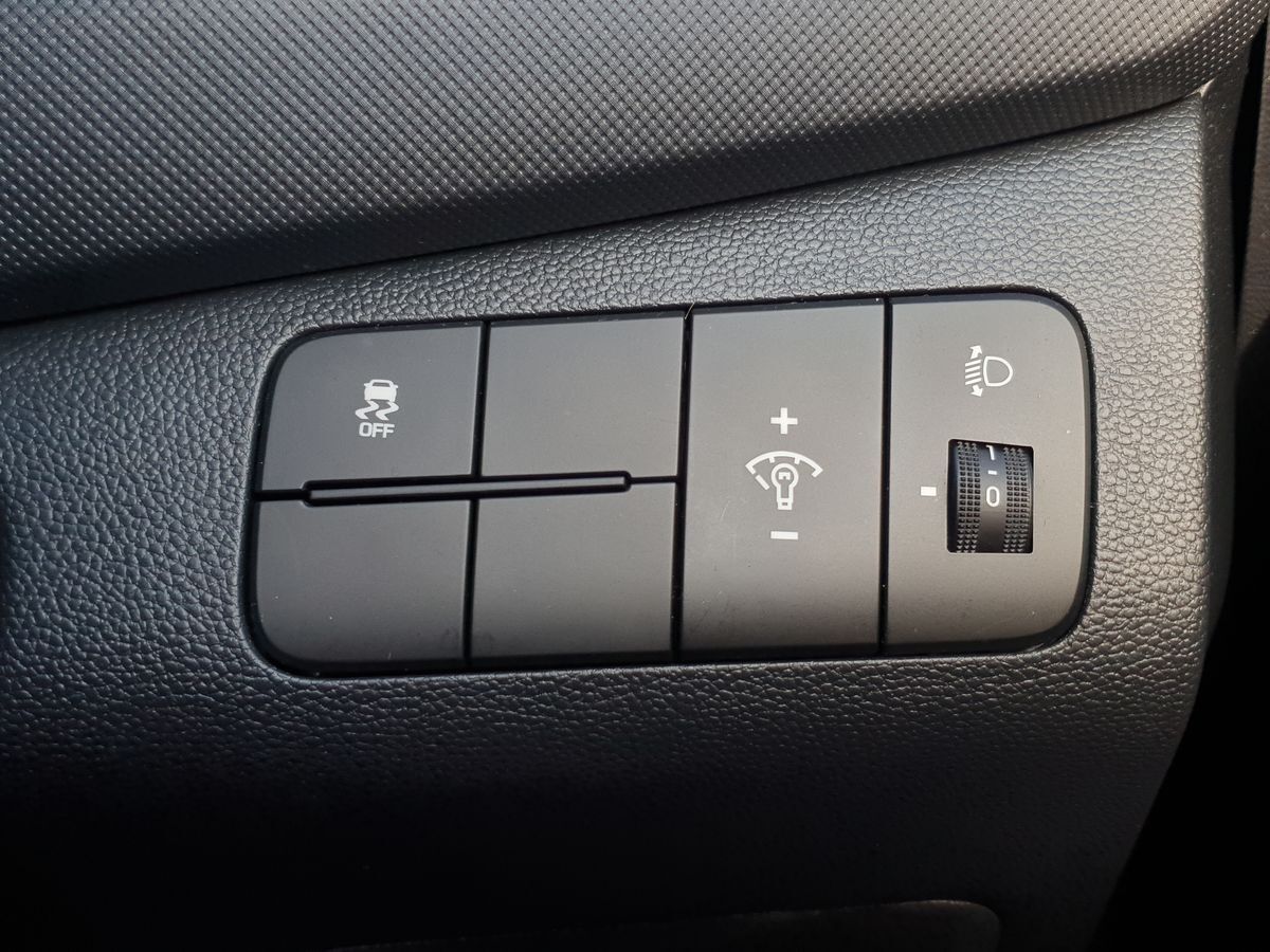 Used Hyundai i10 2018 for sale - 76647938: Photo 24