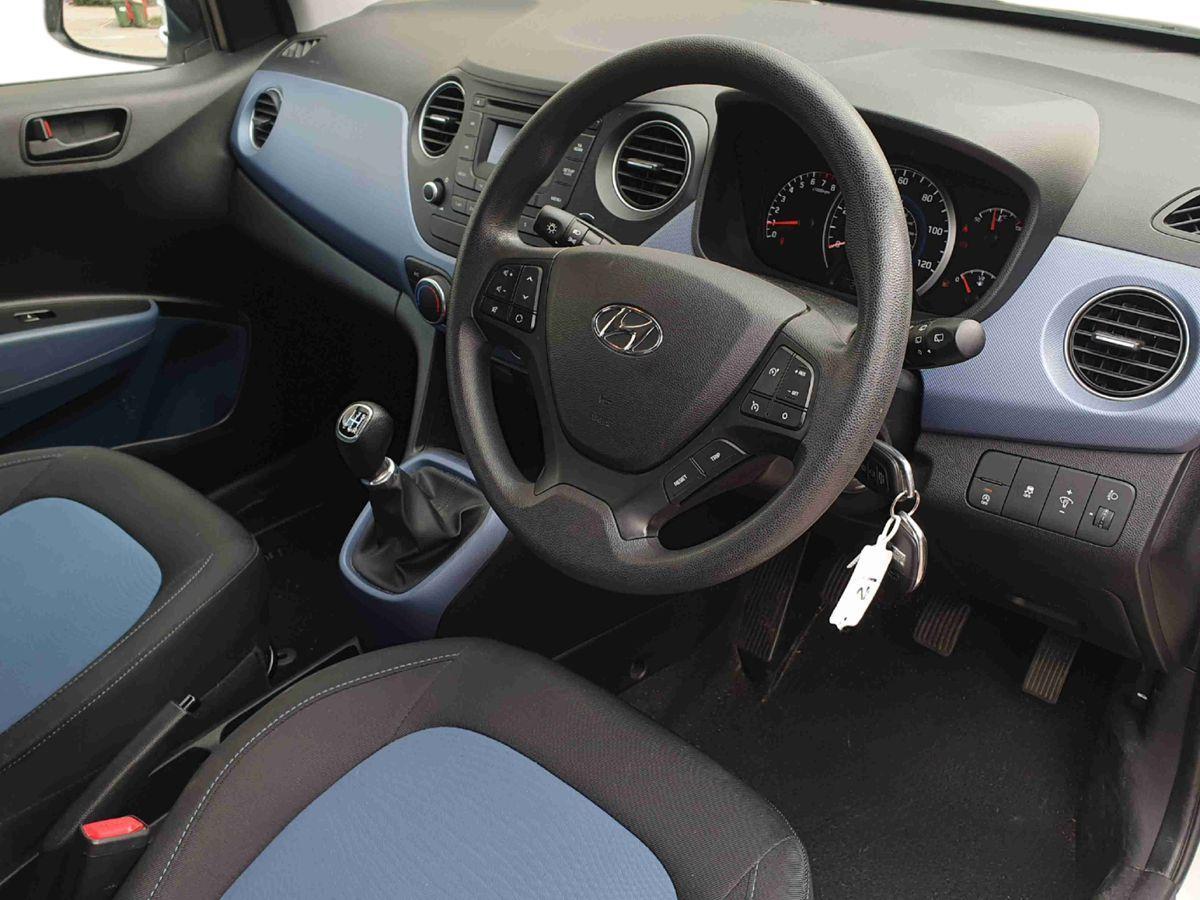 Used Hyundai i10 2016 for sale - 76552365: Photo 10