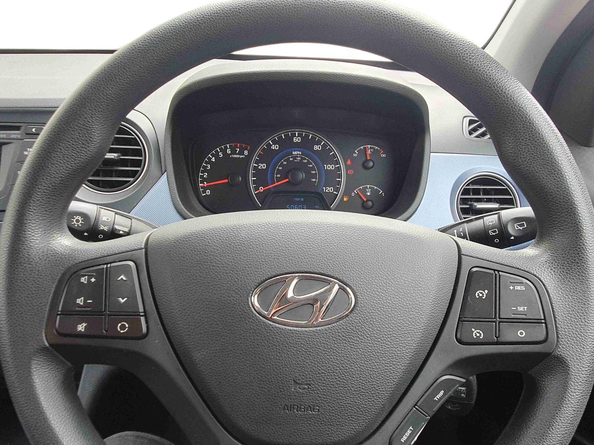 Used Hyundai i10 2016 for sale - 76552365: Photo 13