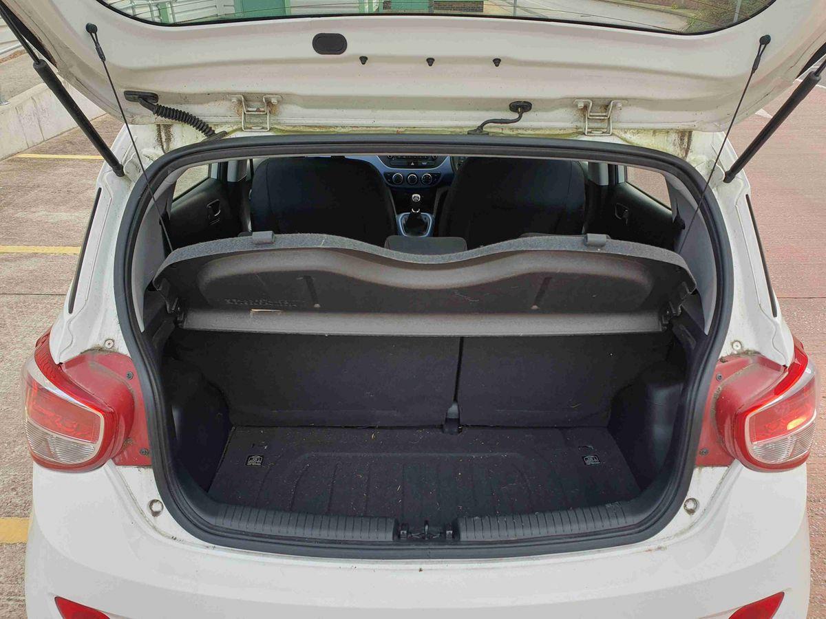 Used Hyundai i10 2016 for sale - 76552365: Photo 18