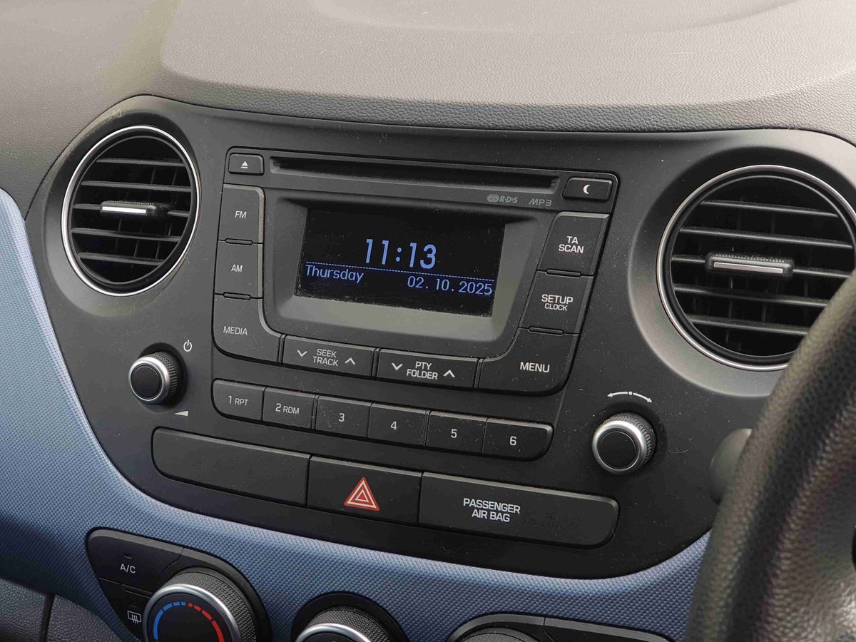 Used Hyundai i10 2016 for sale - 76552365: Photo 19