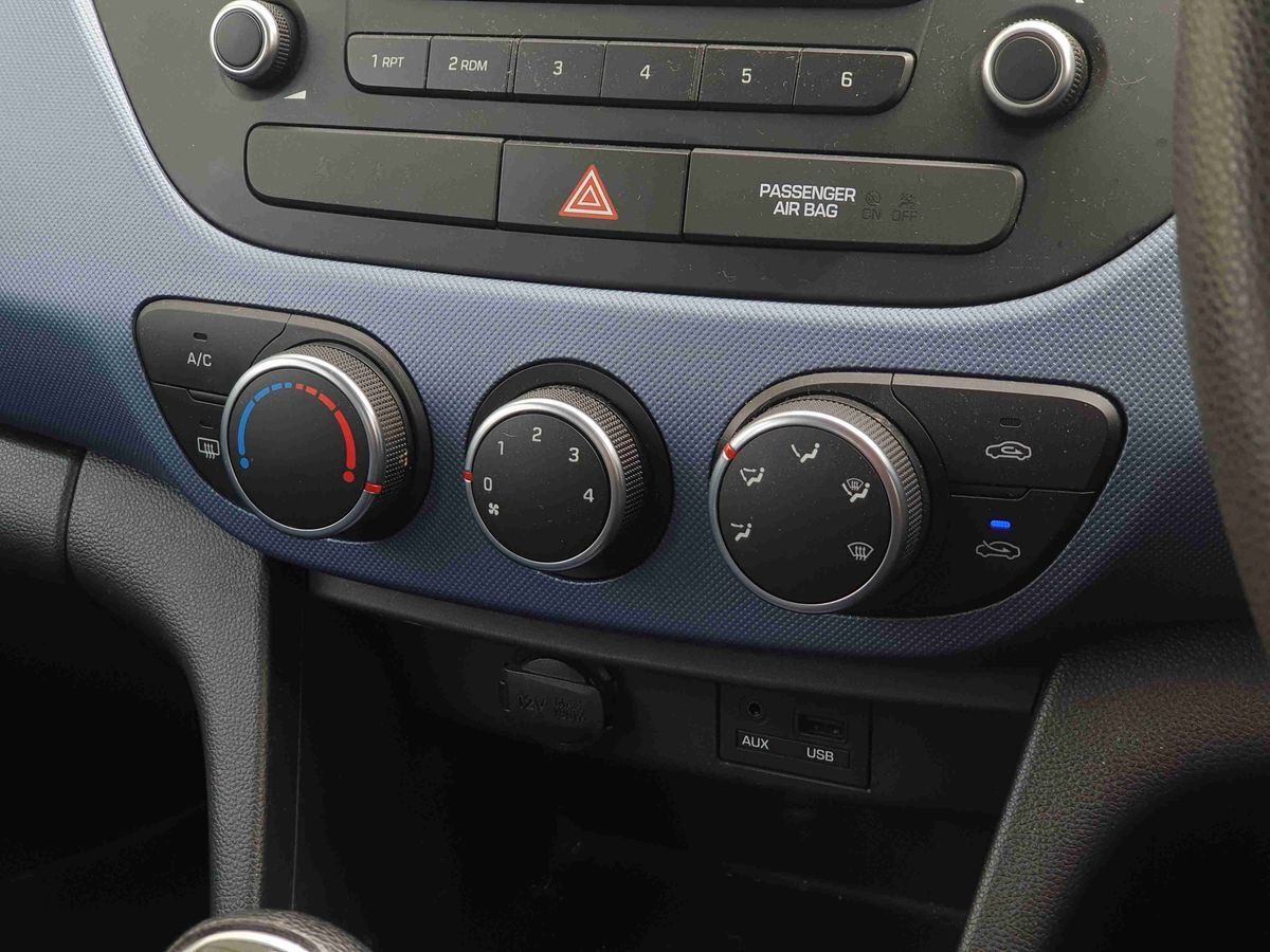 Used Hyundai i10 2016 for sale - 76552365: Photo 20