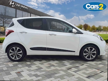 Used Hyundai i10 2018 for sale - 76640162: Photo