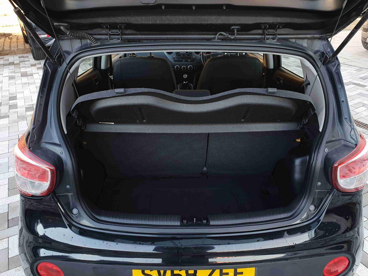 Used Hyundai i10 2018 for sale - 76937556: Photo 18