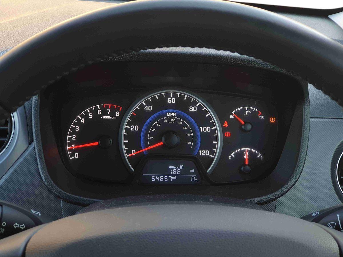 Used Hyundai i10 2018 for sale - 76914937: Photo 14