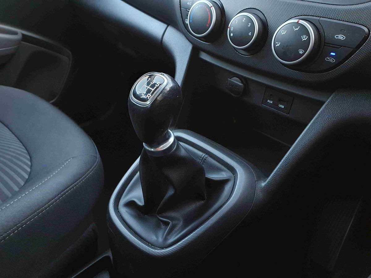 Used Hyundai i10 2018 for sale - 76914937: Photo 23