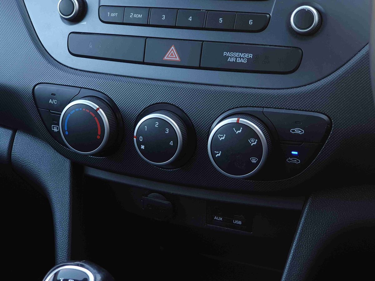 Used Hyundai i10 2018 for sale - 76696546: Photo 20