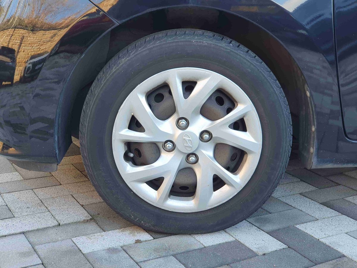 Used Hyundai i10 2018 for sale - 76696546: Photo 9