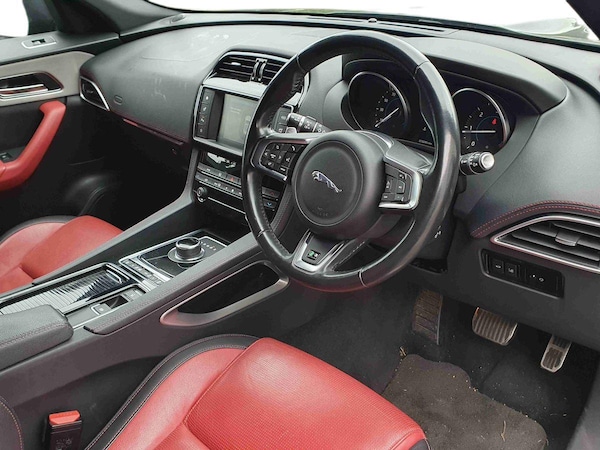 Used Jaguar F-Pace 2018 for sale - 76044319: Photo 10