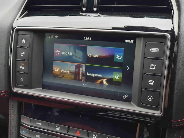 Used Jaguar F-Pace 2018 for sale - 76044319: Photo 19