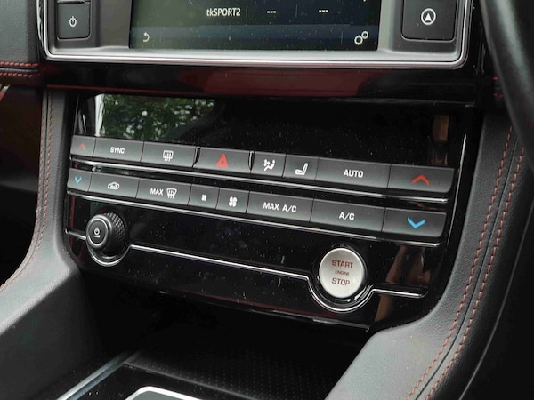 Used Jaguar F-Pace 2018 for sale - 76044319: Photo 20