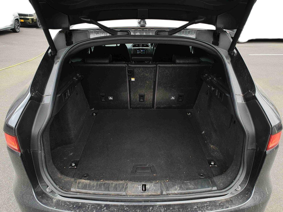 Used Jaguar F-Pace 2018 for sale - 77855627: Photo 18