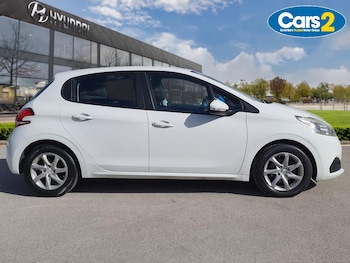 Used Peugeot 208 2015 for sale - 75910594: Photo