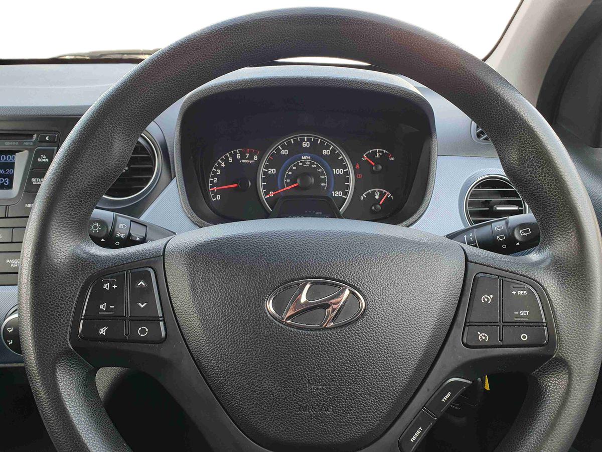 Used Hyundai i10 2014 for sale - 77959993: Photo 13
