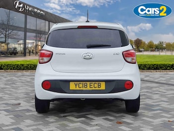 Used Hyundai i10 2018 for sale - 76552283: Photo
