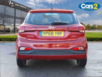Used Hyundai i20 2018 for sale - 77087428: Photo
