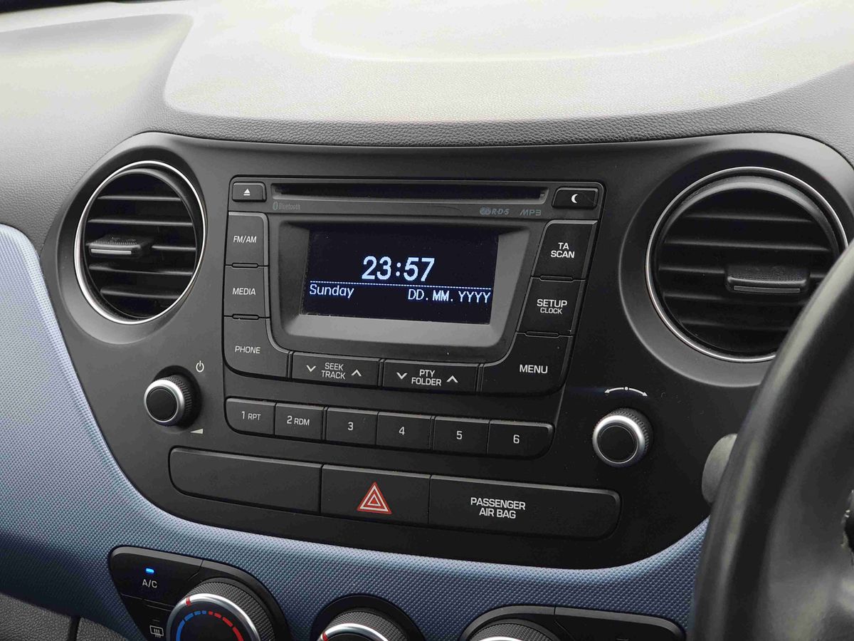 Used Hyundai i10 2016 for sale - 76684344: Photo 19