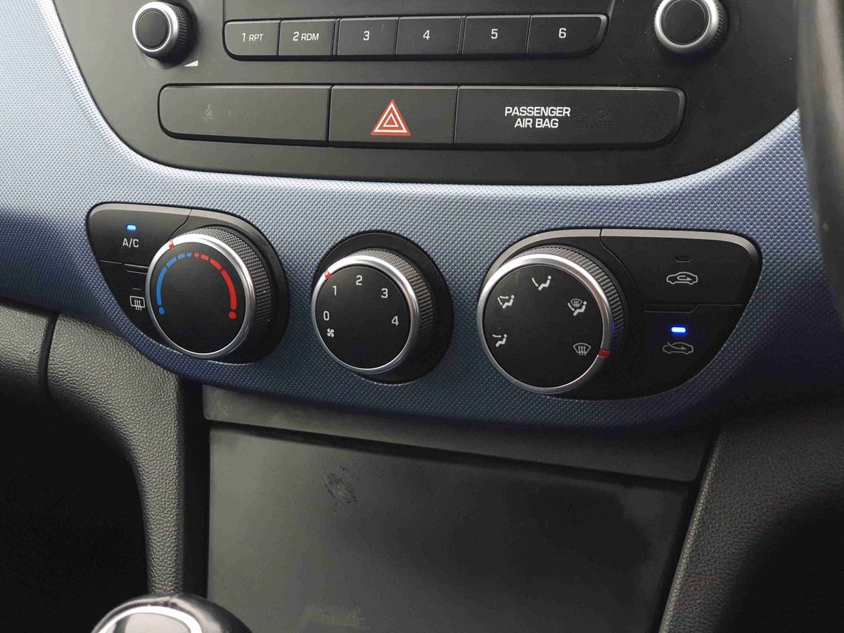 Used Hyundai i10 2016 for sale - 76684344: Photo 20