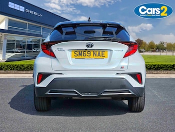 Used Toyota C-HR 2023 for sale - 79503211: Photo