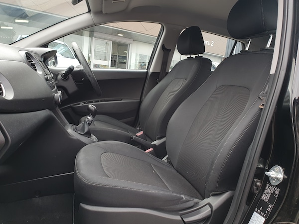 Used Hyundai i10 2018 for sale - 75465705: Photo 9