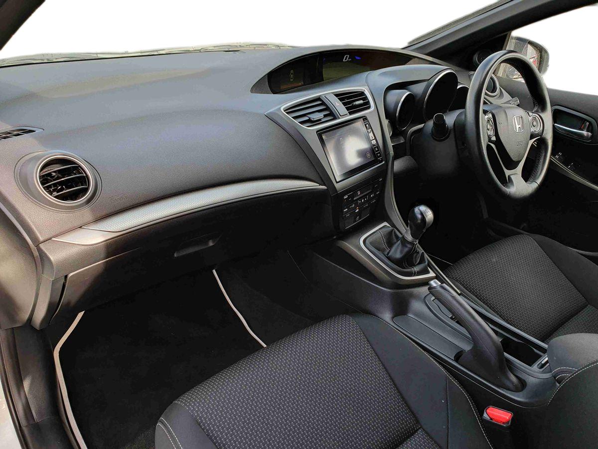 Used Honda Civic 2017 for sale - 77964999: Photo 15