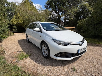 Used Toyota Auris 2017 for sale - 79570239: Photo