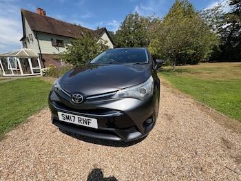 Used Toyota Avensis 2017 for sale - 79570188: Photo