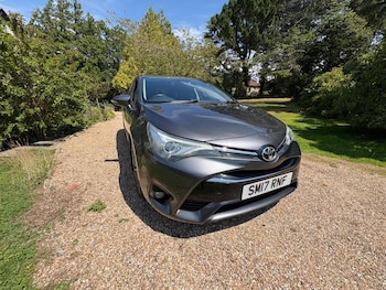 Used Toyota Avensis 2017 for sale - 79570188: Photo