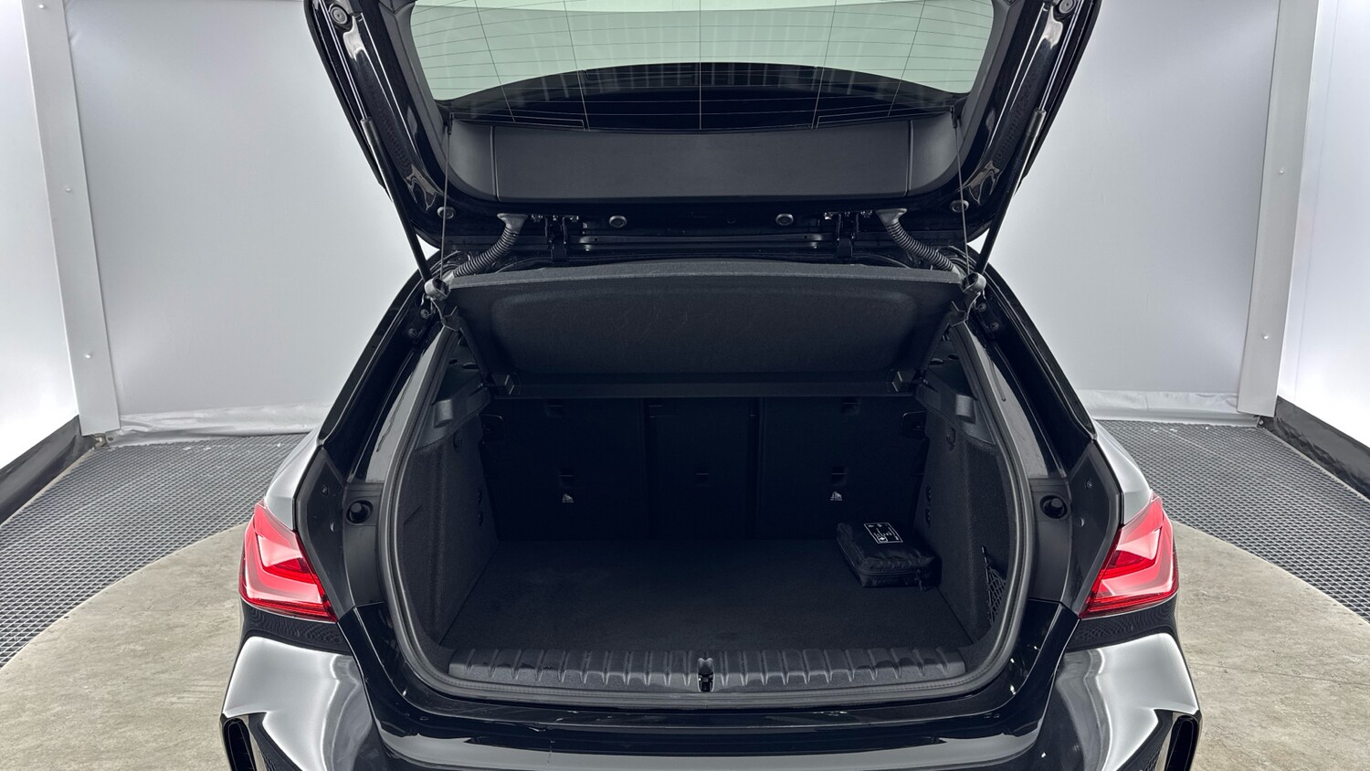 Used BMW 1 Series 2023 for sale - 77541885: Photo 13