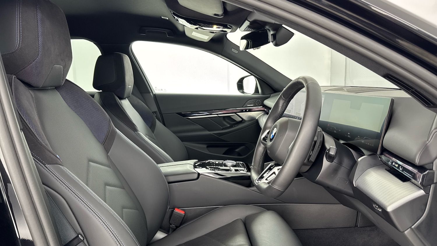 Used BMW 5 Series 2025 for sale - 77718484: Photo 11