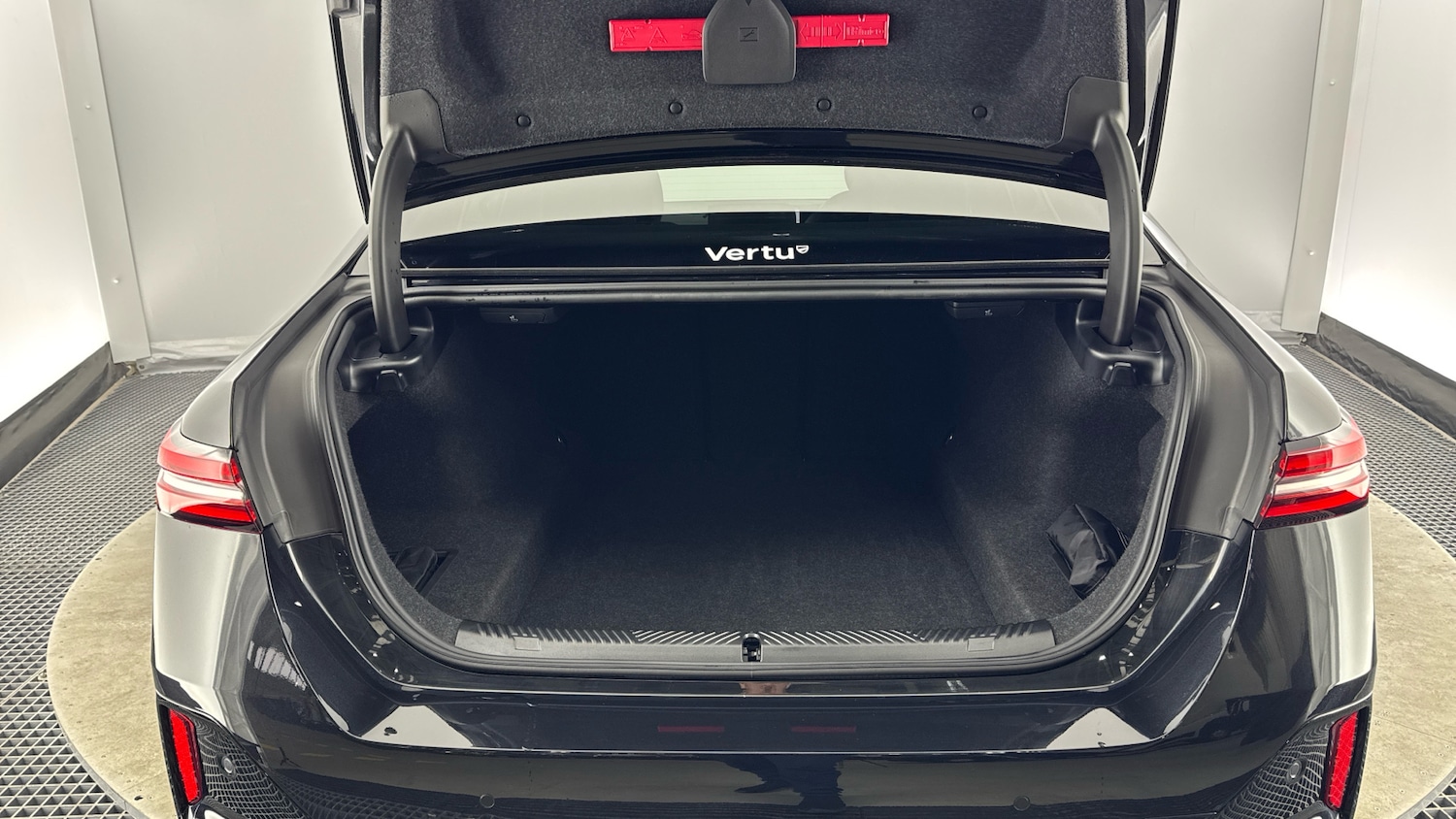 Used BMW 5 Series 2025 for sale - 77718484: Photo 13