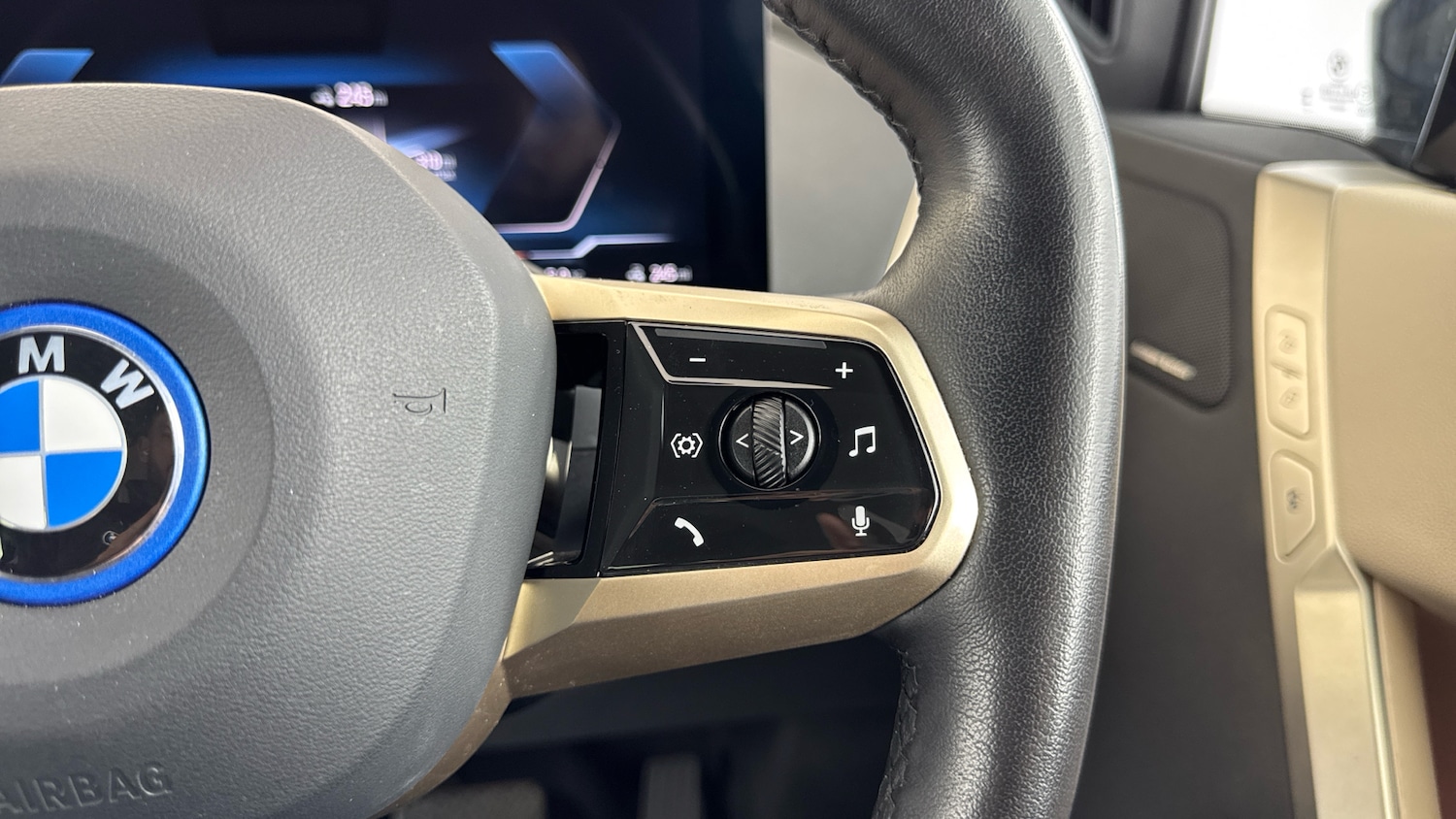 Used BMW iX 2022 for sale - 77543523: Photo 32