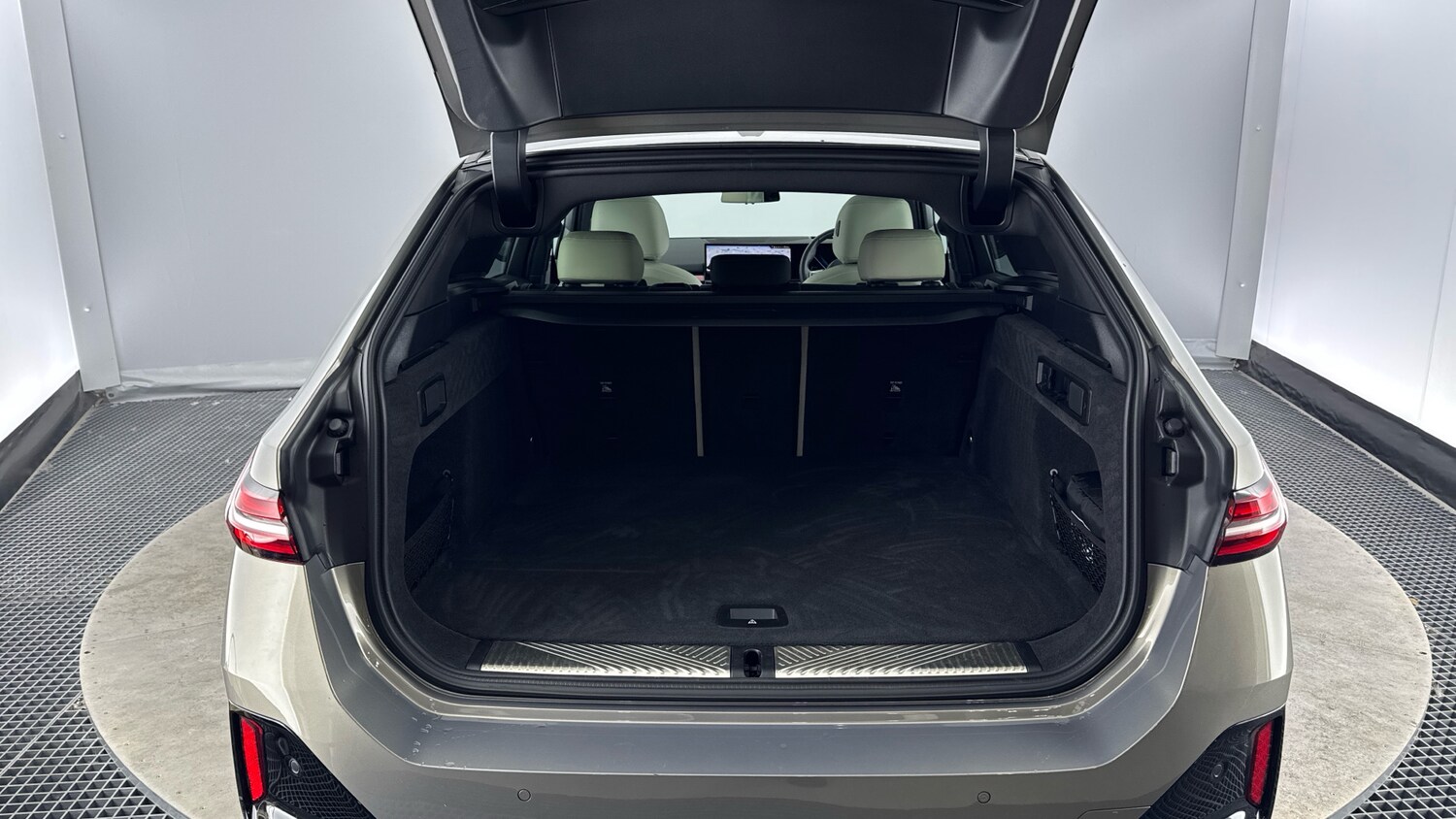 Used BMW i5 2025 for sale - 76302840: Photo 13