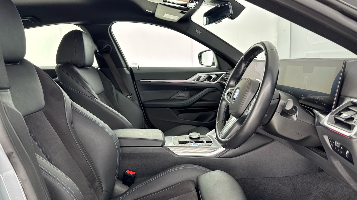 Used BMW i4 2023 for sale - 76766846: Photo 11